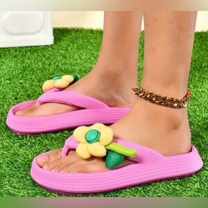 NWT Flower Flip Flops